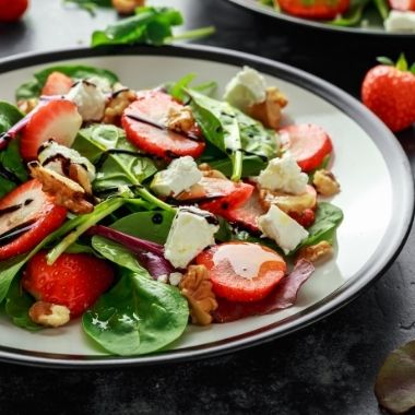 Salade de fraises et d'épinards